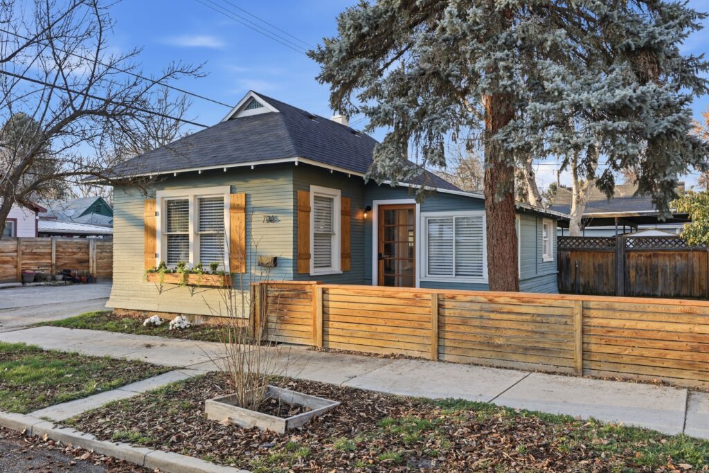 Timber and Love - The Darla House - 01-Exterior Front